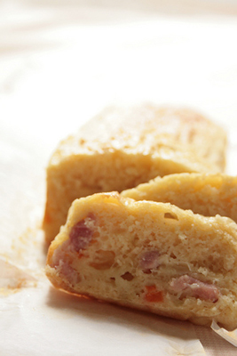 Cake aux lardons et oignons, par Shoko