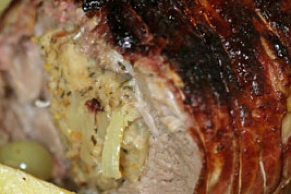 Rôti de porc farci au four