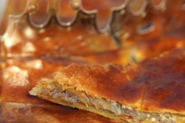Galette des rois aux amandes et noisettes