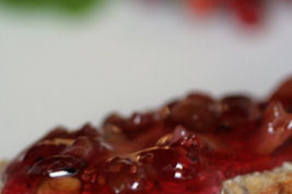 Confiture de concombre et de groseilles