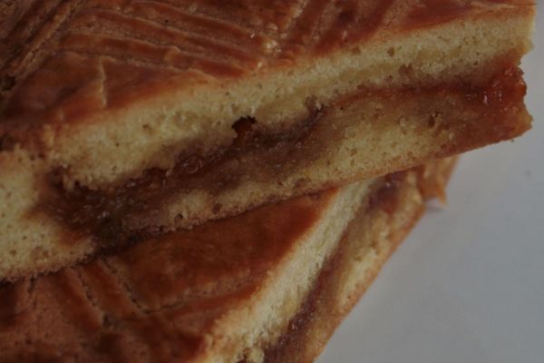 Gâteau Basque à la confiture de cerises noires (ou clémentines)