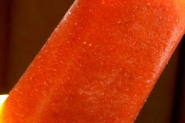 Sucettes glacées aux fraises
