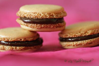 Macarons au chocolat et noisettes