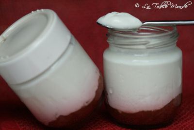 Yaourt aux 2 fruits rouges : confiture de fraises-tomates cerise