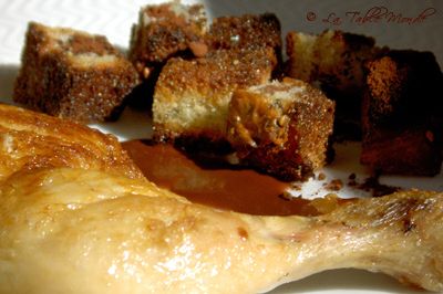 Poulet aux croûtons de cacao et sa sauce au chocolat