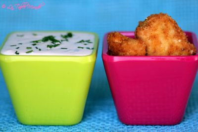 dips de poulet en croute de parmesan et leur sauce